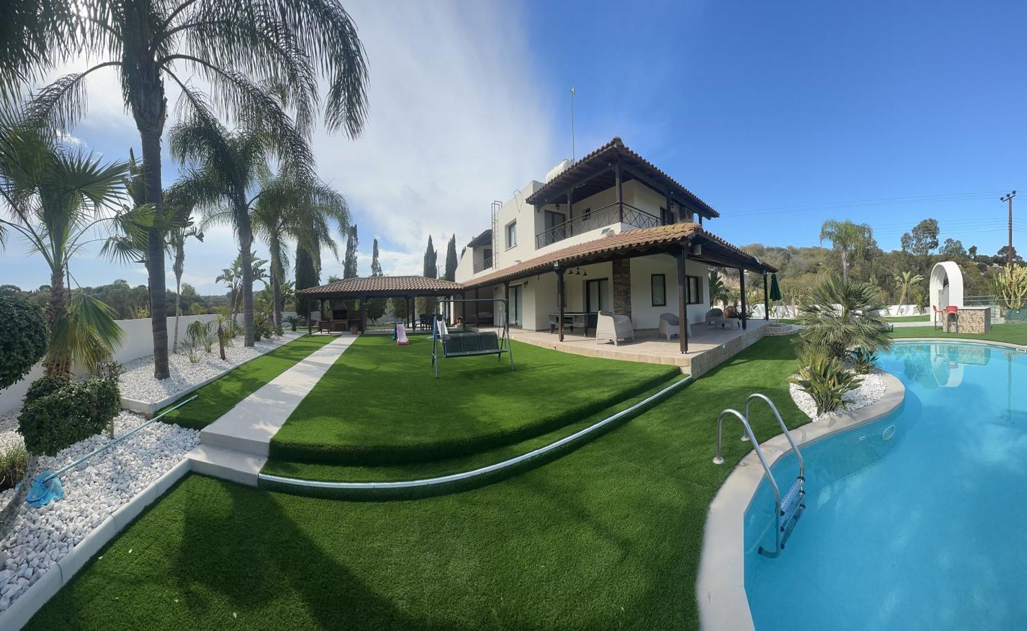 Leo's Paradise Villa