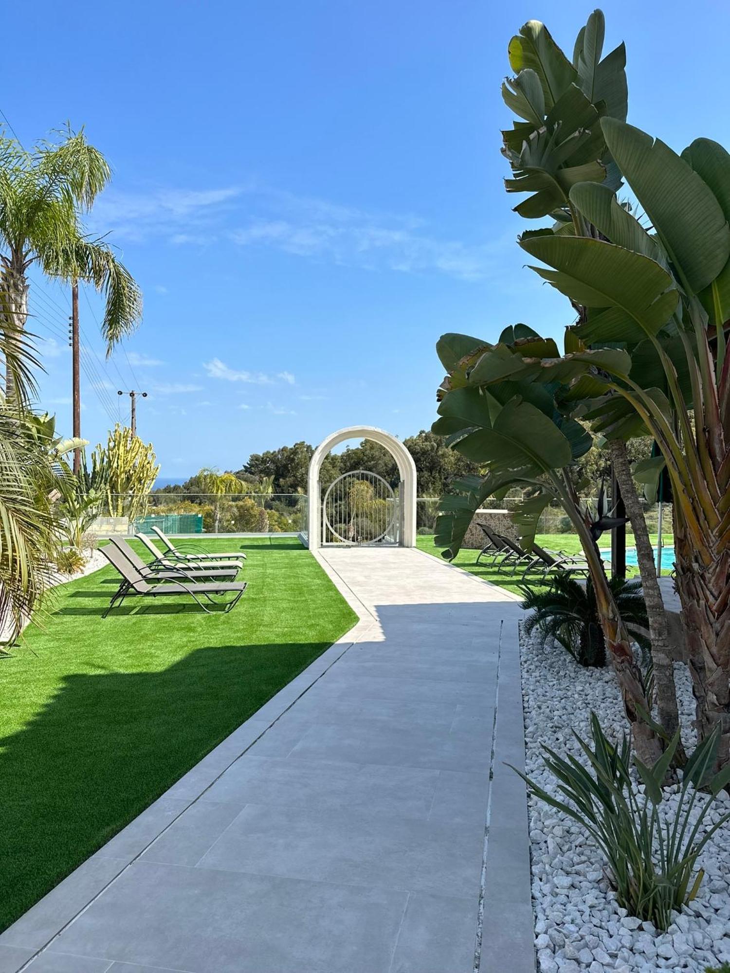 Leo's Paradise Protaras